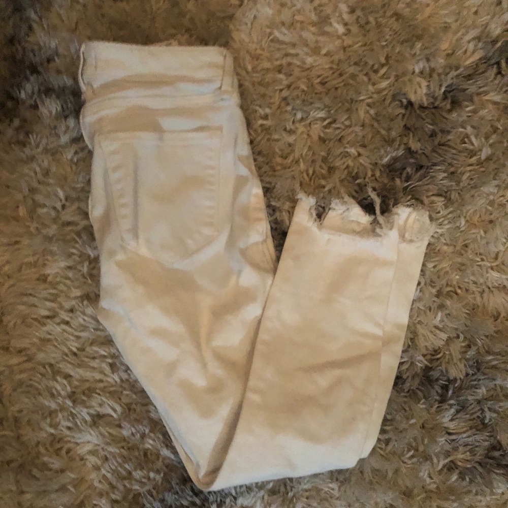 White hollister cropped jeans